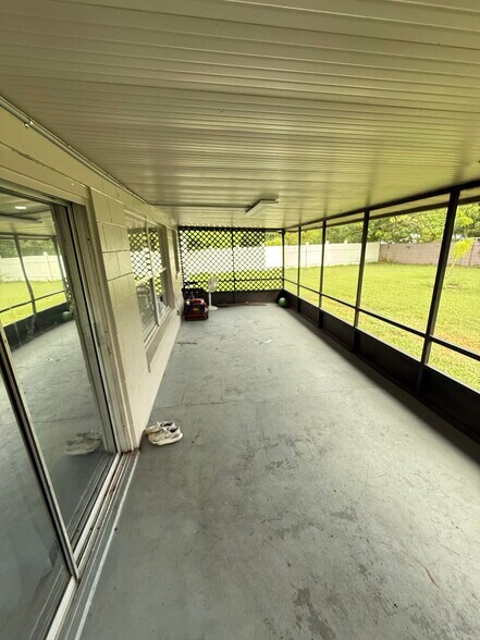 Building Photo - 5860 Mattox St