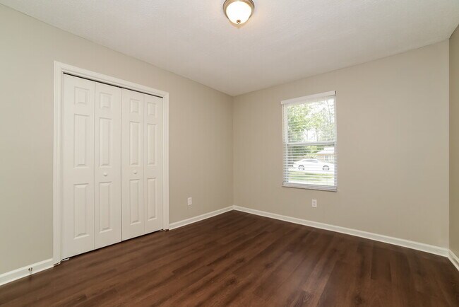 Building Photo - 10533 Docksider Dr E