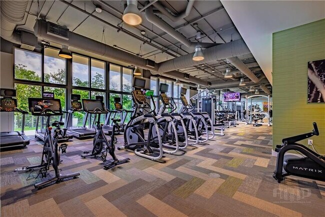 Building Photo - 16385 Biscayne Blvd