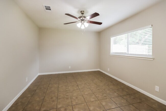 Building Photo - 8514 Forest Point Dr