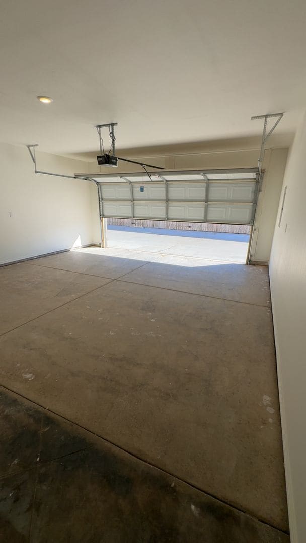 Building Photo - Stunning New 3/2 Townhomes