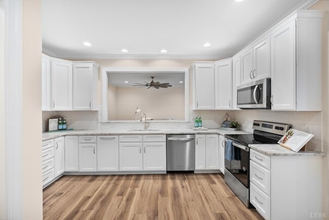Building Photo - 177 Villa Oak Cir