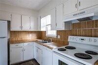 Building Photo - 582 Downing St