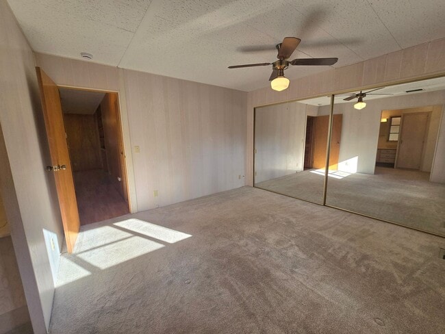 Building Photo - Light and Airy 2 Bedroom 2 Bath In Heather Glen Estates