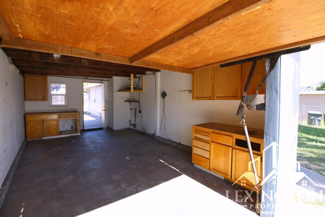Building Photo - 3821 El Oro St