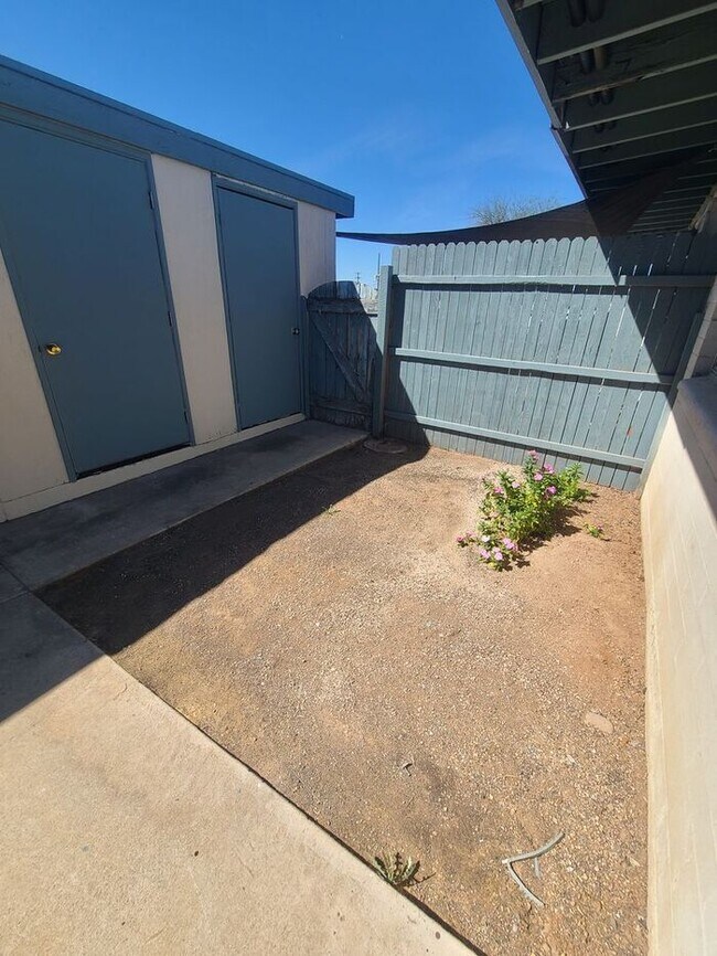 Building Photo - Charming 1 bedroom 1 bathroom