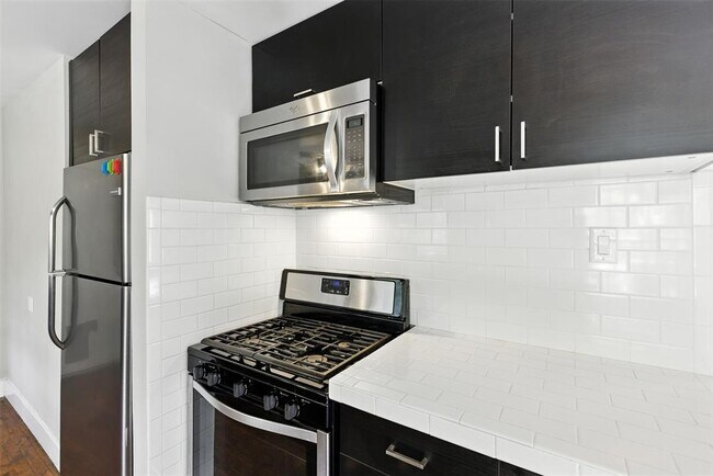 Building Photo - 3303 Dalton St