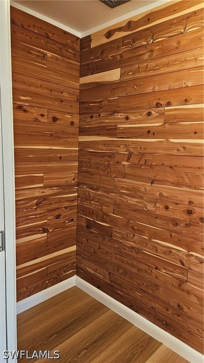 Building Photo - 301 6th Ave S