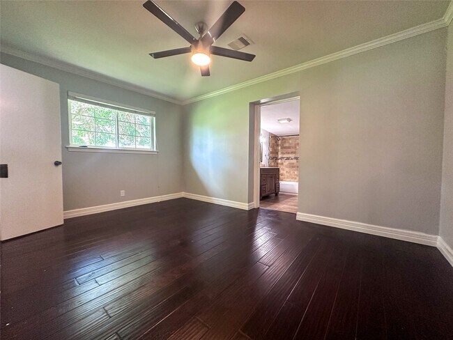 Building Photo - 17706 Wild Oak Dr