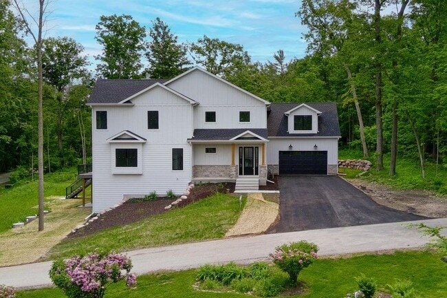 Primary Photo - N2692 Forest Dr