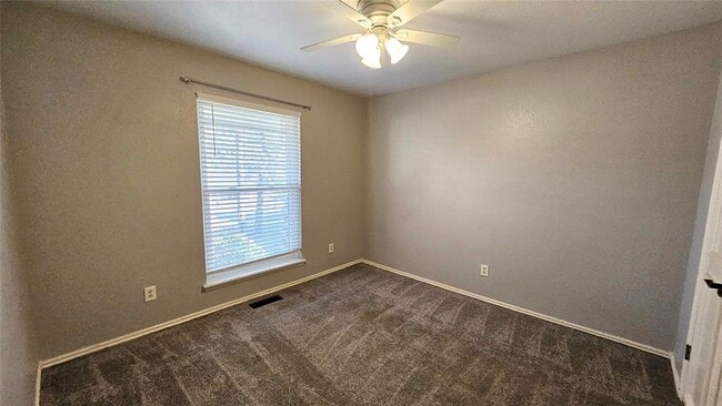 Building Photo - 1212 Knights Bridge Rd