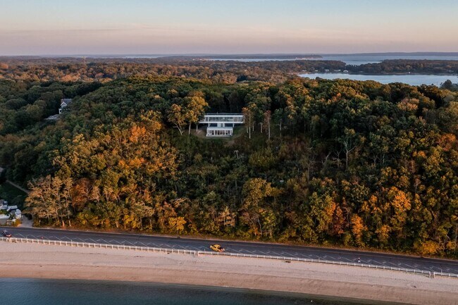 Building Photo - 24 Stearns Point Rd