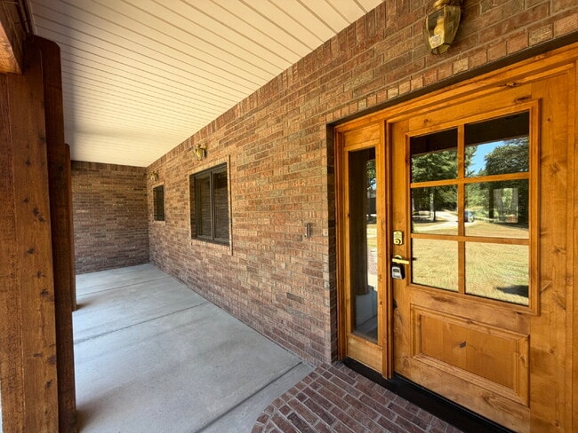 Building Photo - 2130 Carlton Rd