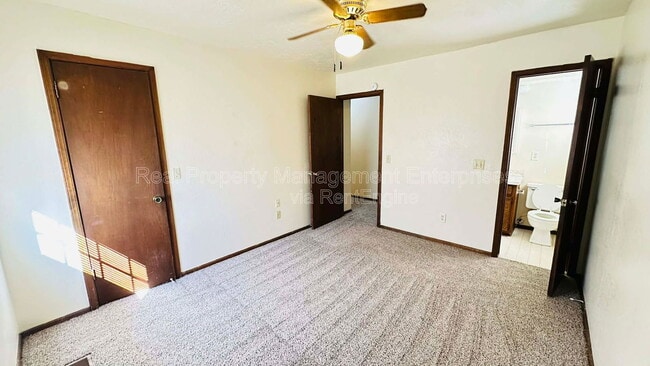 Building Photo - 4816 S Fairmont Ave