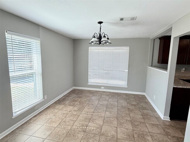 Building Photo - 15914 Mill Hollow Dr