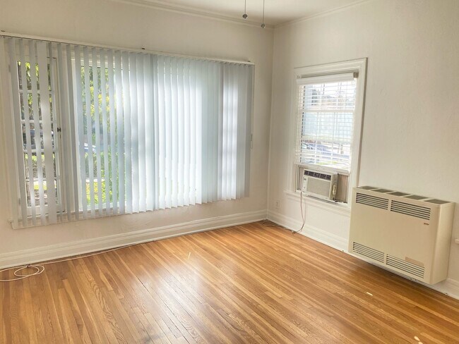 Building Photo - 1157 N Maryland Ave