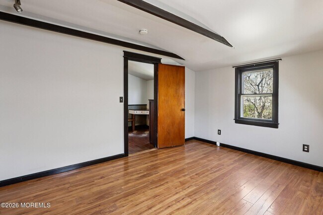 Building Photo - 15 Woolley Ave