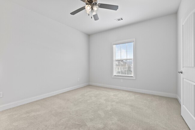 Building Photo - 2272 Pam Cir