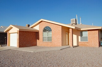 Building Photo - 456 Von Bargen Dr