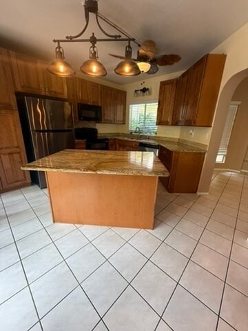 Building Photo - Spacious 3-Bedroom, 3-Bath Home in The Arbors