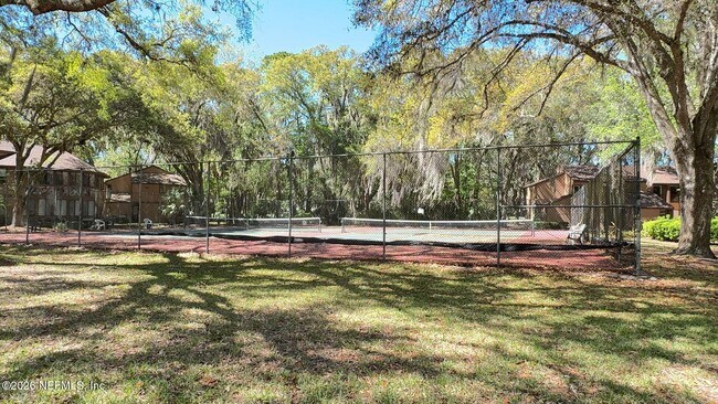 Building Photo - 2 Pinehurst Pl