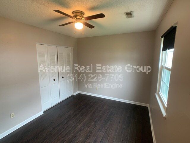 Building Photo - 1662 E Swan Cir