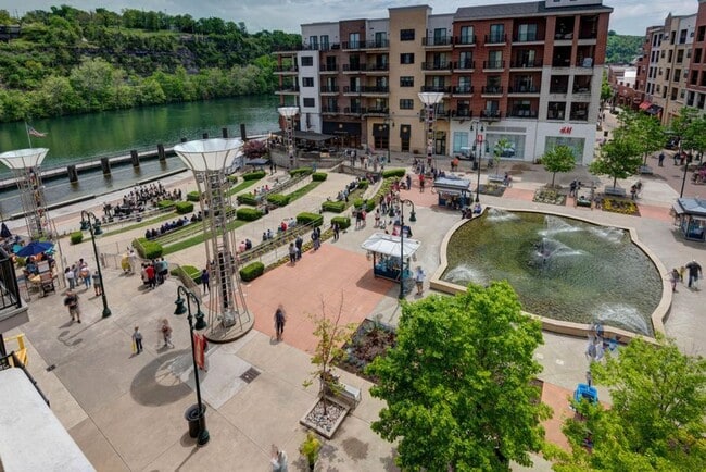 Building Photo - Branson Landing Condo on the Boardwalk