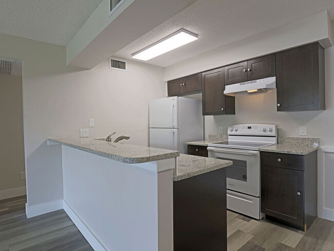 Building Photo - Mystic Gardens 5303-315 Summerlin Rd Fort ...