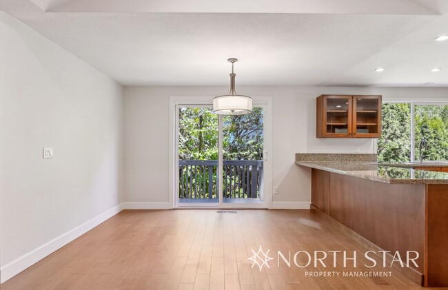 Building Photo - One Level Living in Lake Oswego