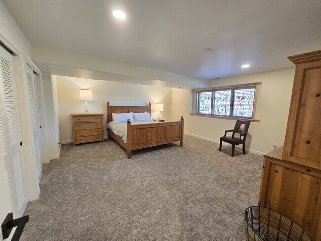 Building Photo - 4055 Sleeping Indian Ln