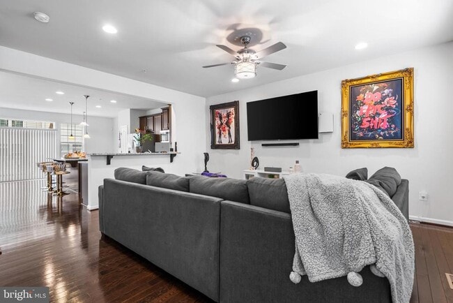 Building Photo - 5000 Forest Pines Dr