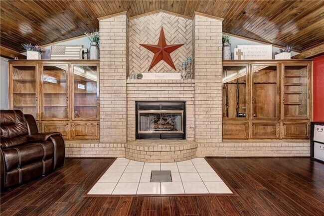 Building Photo - 3 Bed 2.5 Bath 2 Car Garage in Westmoor Ad...