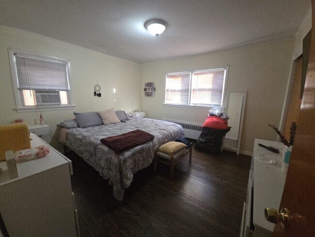 Building Photo - 1410 45th St