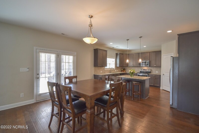 Building Photo - 625 Overland Ct