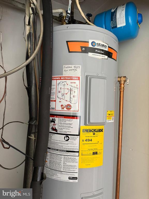 Building Photo - 7597 Gales Ct