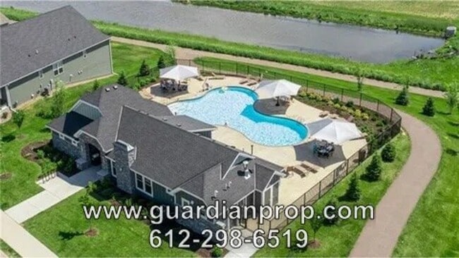 Building Photo - End Unit Townhouse Available Now, Open Floor Plan, Loft Area, Large Primary Suite, Side Patio, Pool
