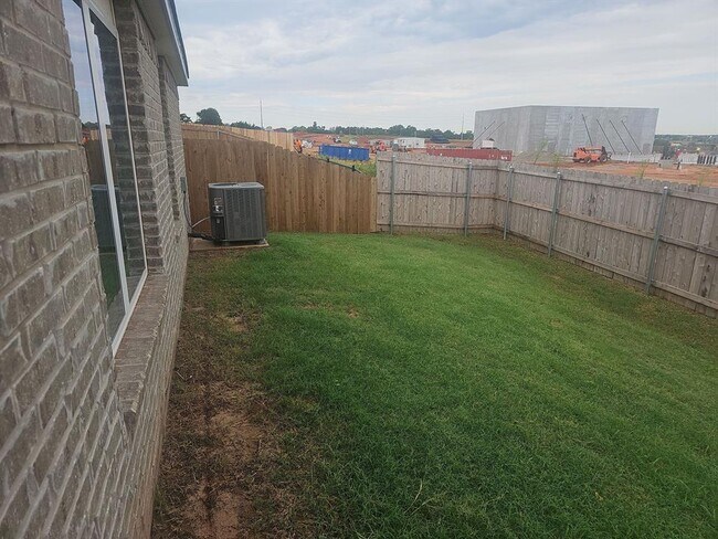 Building Photo - 6009 Bradford Pear Ln