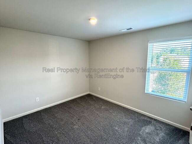 Building Photo - 4104 Devonwood Ct
