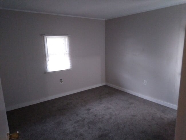 Building Photo - Move In by January! 3BR Home in Jeffersonville