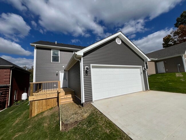 Building Photo - 309 Gallahadion Ct