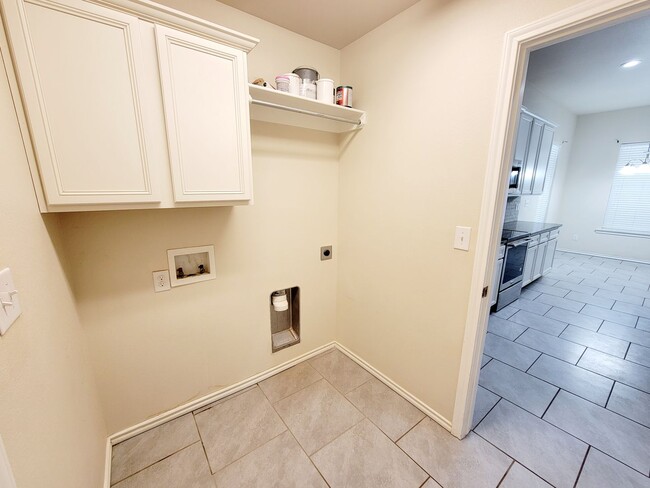 Building Photo - 3/2/2 in Bell Farms with Yard Maintenance Paid by Owner