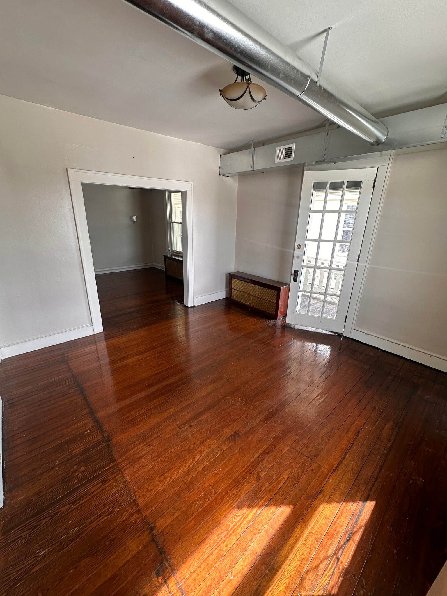 Building Photo - 426 Broad Ave