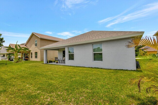 Building Photo - 9709 Starboard Dr