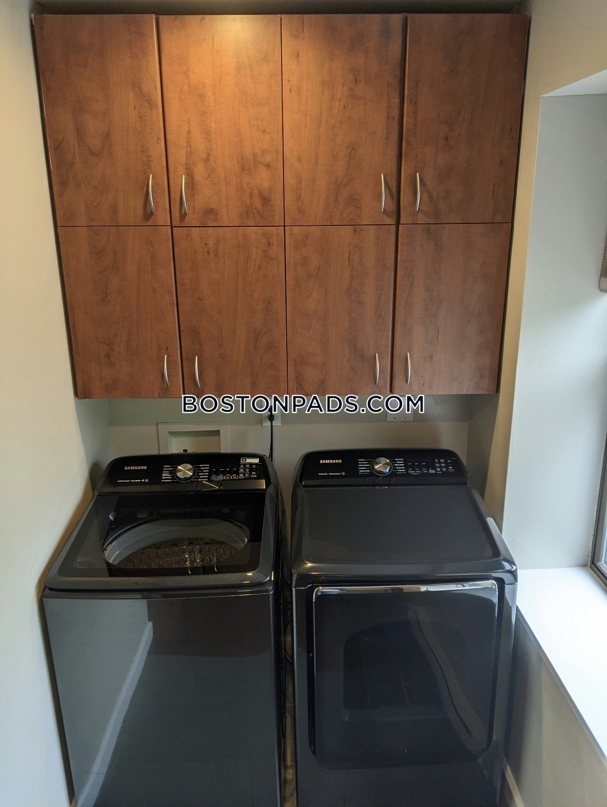 Building Photo - 197 Sidney St