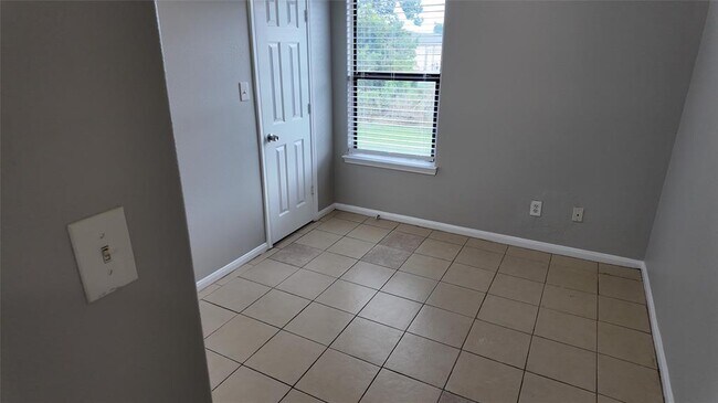 Building Photo - 3032 La Estancia Ln
