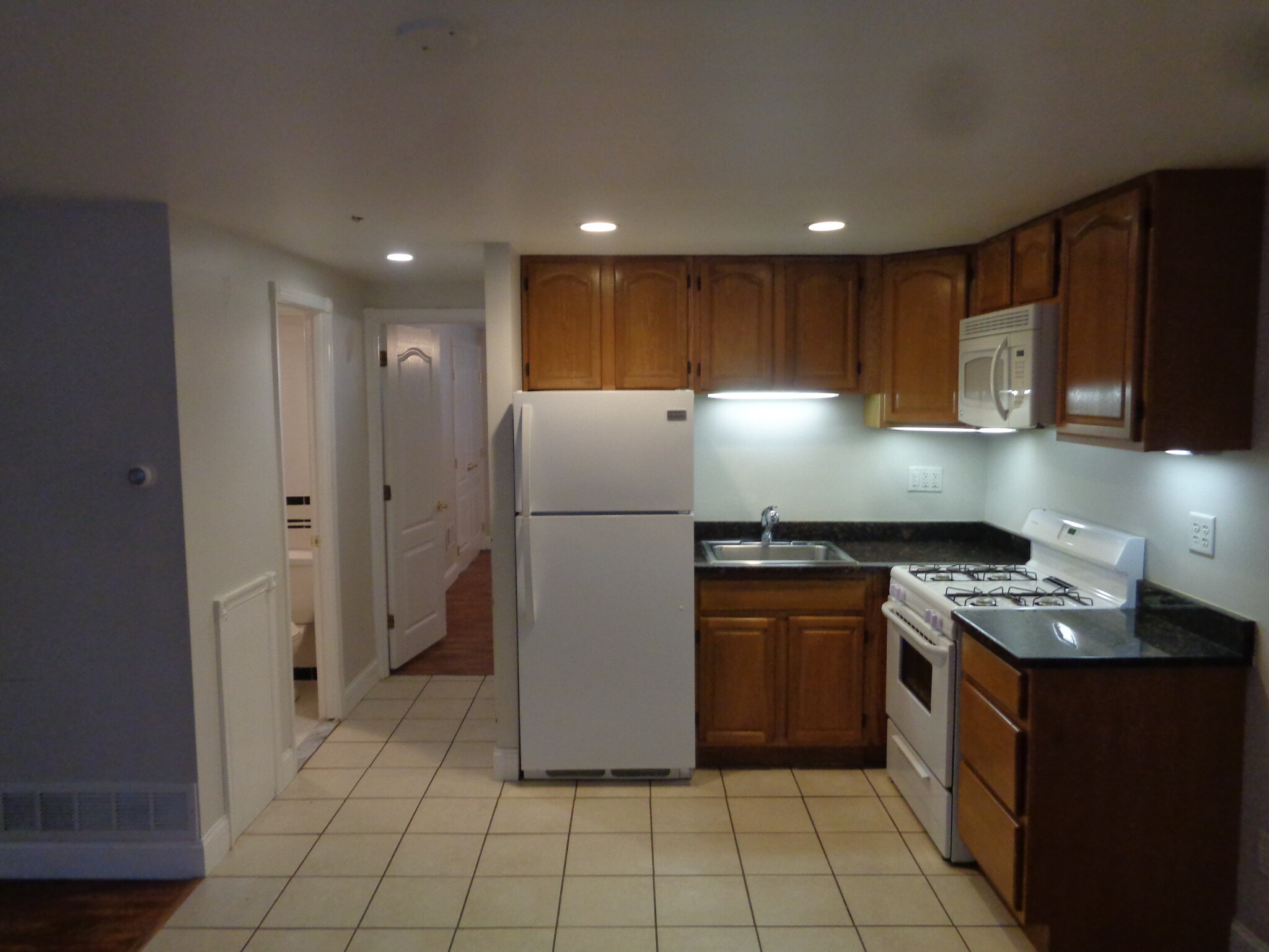 Building Photo - 258 Greenough St