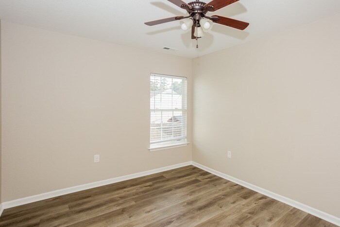 Building Photo - 5027 Patricia Ann Ln