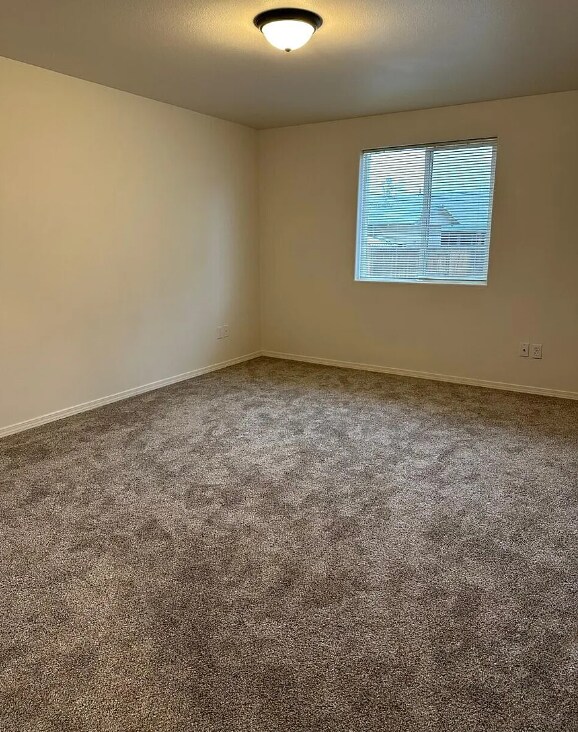 Building Photo - 3238 SW Metolius Ave