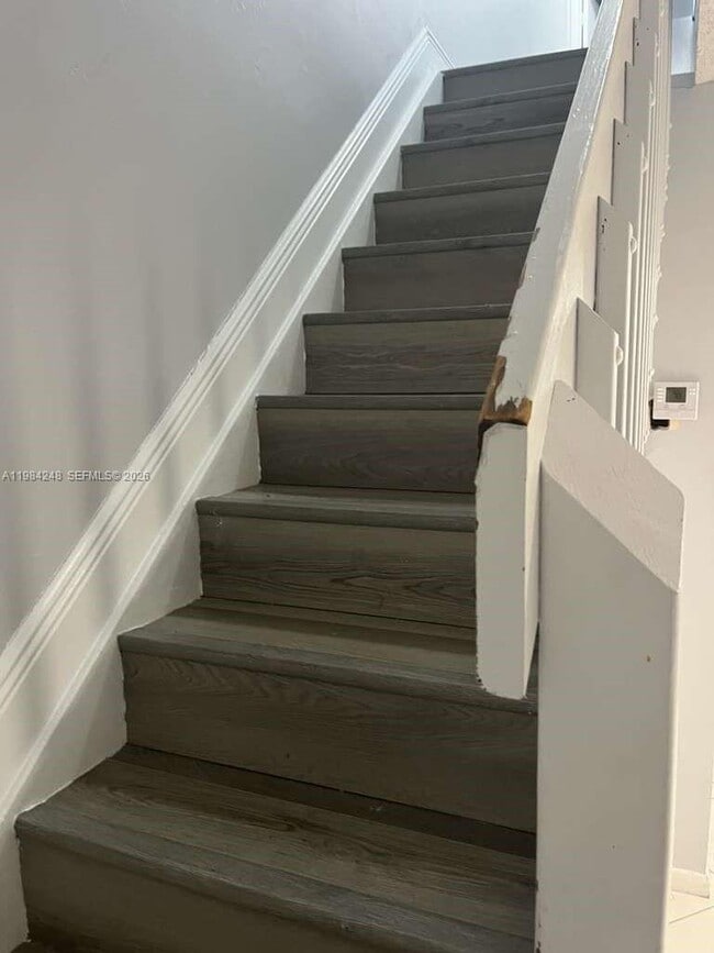 Building Photo - 9787 Riverside Dr