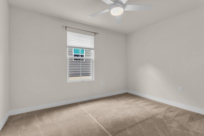 Building Photo - 767 Cottage Dr